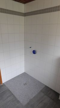 Umbau Badewanne in Dusche nachher